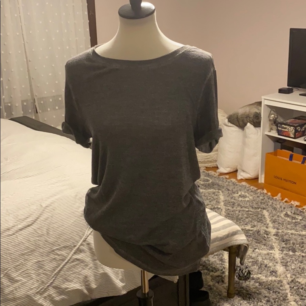 Gap short sleeve gray t shirt